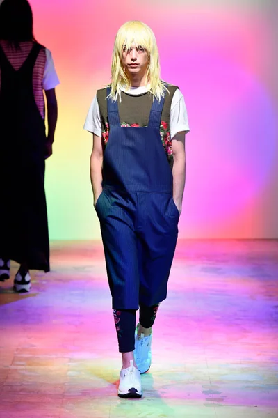 Look 22